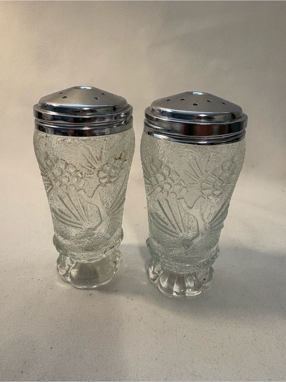 Vtg Tiara ponderosa pine salt and pepper shakers
